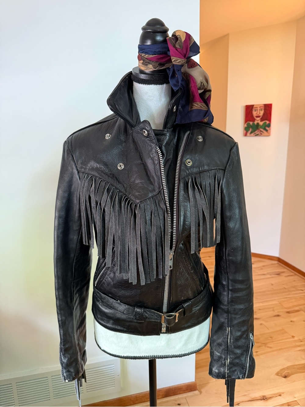 Vintage fringe leather jacket- concert wear- distressed and perfect - Picture 14 of 16